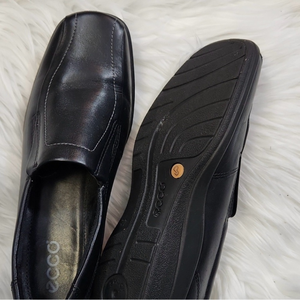 Ecco Light Women’s Black Leather Slip-On Loafer Shoes size 6/6.5 size EU 37 - Picture 2 of 8